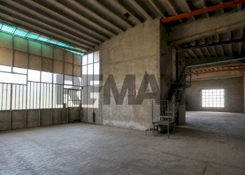 Parcheggio - Laboratory VIA DE GASPERI
31, Cava Manara - photo 8