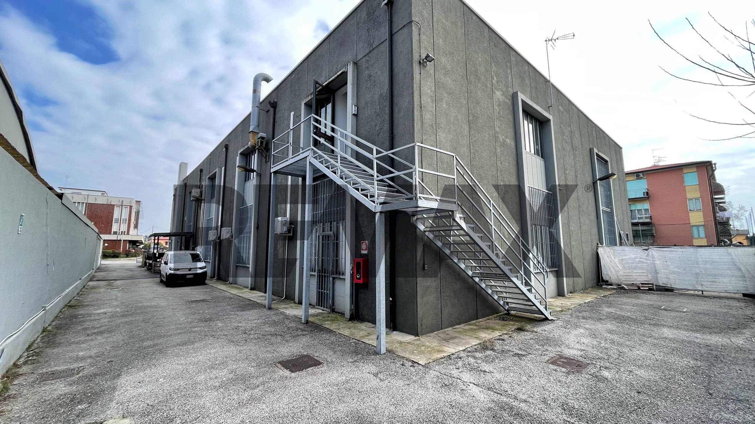 Edificio all\'aperto - Commercial Premises gorizia
 
6, Vigonza - photo 1