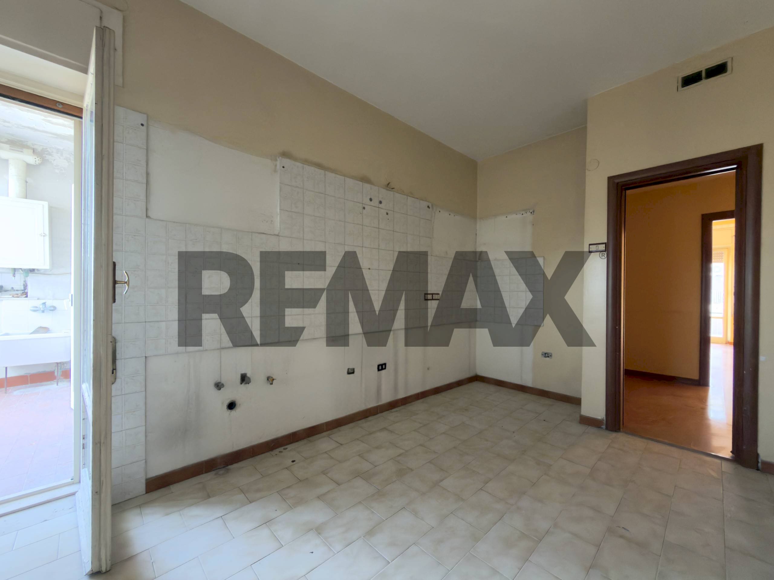 Stanza vuota - Trilocale Via Luigi Caldieri
132, Napoli - foto 3