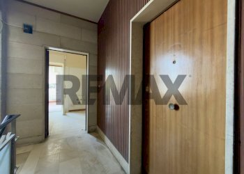 Hall / corridoio - Trilocale Via Luigi Caldieri
 
132, Napoli - foto 2