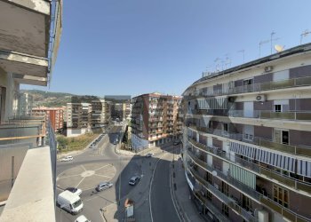 Edificio all\'aperto - Trilocale Via Luigi Caldieri
 
132, Napoli - foto 9