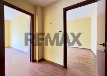 Hall / corridoio - Trilocale Via Luigi Caldieri
 
132, Napoli - foto 12