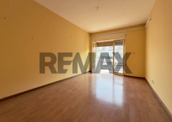 Stanza vuota - Trilocale Via Luigi Caldieri
 
132, Napoli - foto 13