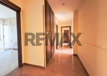 Hall / corridoio - Trilocale Via Luigi Caldieri
 
132, Napoli - foto 16