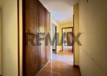 Hall / corridoio - Trilocale Via Luigi Caldieri
 
132, Napoli - foto 19