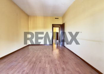 Stanza vuota - Trilocale Via Luigi Caldieri
 
132, Napoli - foto 22