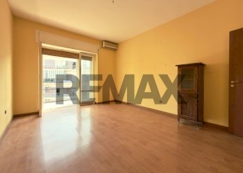 Stanza vuota - Trilocale Via Luigi Caldieri
 
132, Napoli - foto 24