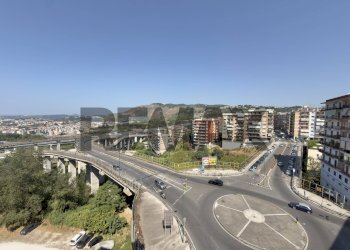 Edificio all\'aperto - Trilocale Via Luigi Caldieri
 
132, Napoli - foto 26