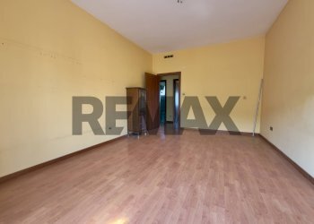 Stanza vuota - Trilocale Via Luigi Caldieri
 
132, Napoli - foto 27