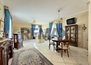 Sala da pranzo - Villa Via Nazionale
 
10, Monteforte Irpino - photo 20