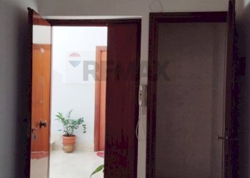 Hall / corridoio - Four-room apartment via Giuseppe Garibaldi, Castelforte - photo 6