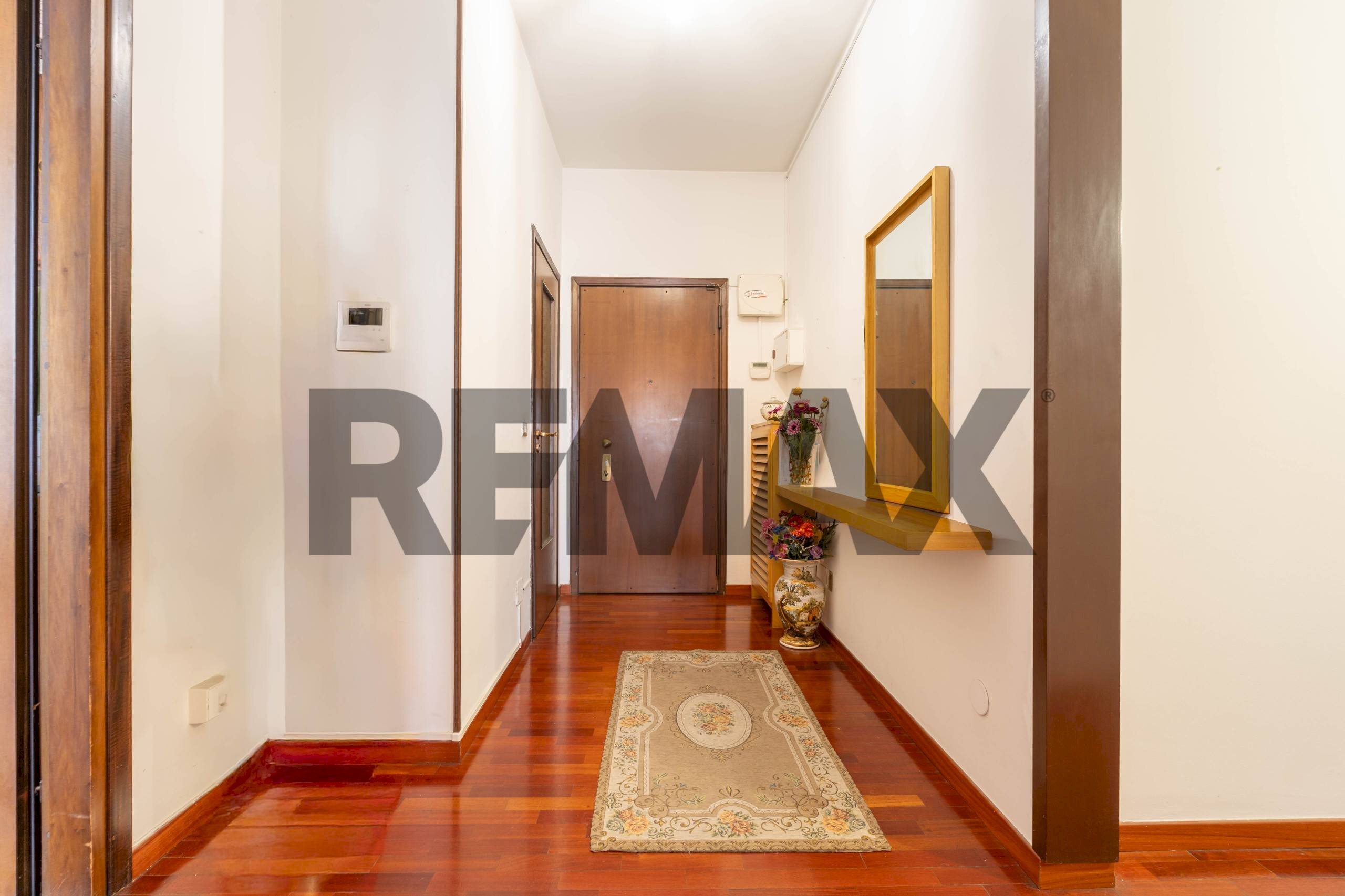 Hall / corridoio - Quadrilocale Via Risorgimento
 
14, Monza - foto 2