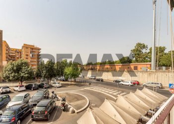 Edificio all\'aperto - Bilocale Via Ponzio Cominio
122, Roma - foto 25