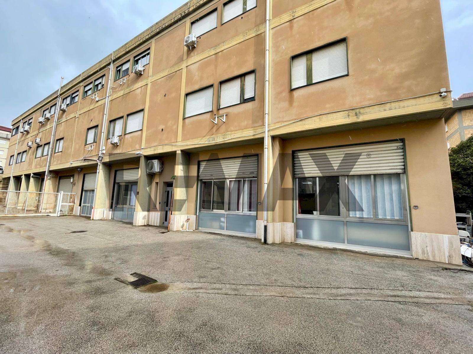 Edificio all\'aperto - Laboratorio via Leonardo Da Vinci
 
sn, Caltanissetta - foto 1