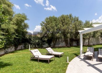 Giardino - Villa Via degli Olmi
 
5-7, Quartu Sant'Elena - foto 4