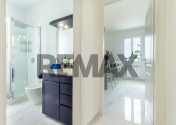 Bagno - Villa Via degli Olmi
 
5-7, Quartu Sant'Elena - foto 14