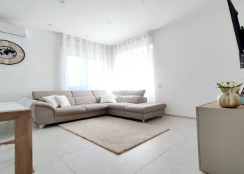 Salone - Villa via Luciano Manara, Parabiago - foto 13
