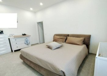 Camera da letto - Villa via Luciano Manara, Parabiago - foto 34