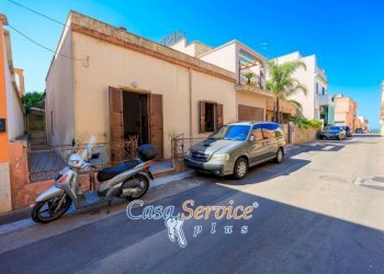Zona - Casa indipendente via Pola, Sannicola - foto 1