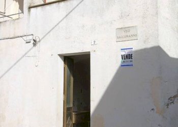 Facciata - Casa indipendente via Grappa, Tuglie - foto 31