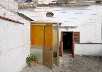 Cortile interno - Casa indipendente via Grappa, Tuglie - foto 35