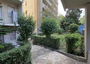 Giardino - Trilocale corso Taranto, 62, Torino (zona Regio Parco) - foto 2