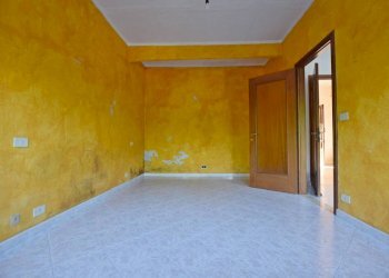 Camera da letto - Bilocale via Vittorio Veneto, 25, Mondovì - foto 8