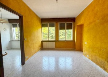 Camera da letto - Bilocale via Vittorio Veneto, 25, Mondovì - foto 9