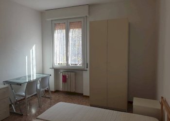 Camera da letto - Three-room apartment viale Alberto Pasini, 10, Parma (neighborhood Pablo) - photo 3