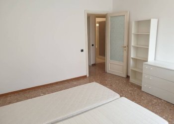 Camera da letto - Three-room apartment viale Alberto Pasini, 10, Parma (neighborhood Pablo) - photo 8