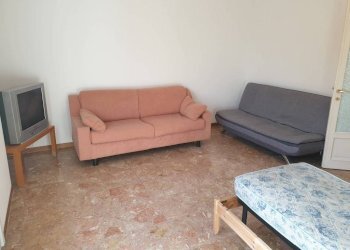 Salone - Three-room apartment viale Alberto Pasini, 10, Parma (neighborhood Pablo) - photo 10