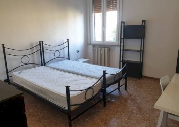 Camera da letto - Three-room apartment viale Alberto Pasini, 10, Parma (neighborhood Pablo) - photo 14