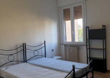 Camera da letto - Three-room apartment viale Alberto Pasini, 10, Parma (neighborhood Pablo) - photo 15