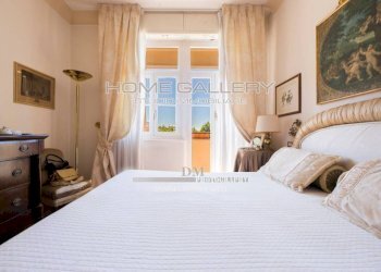 Camera da letto - Appartamento via Oreste De Gaspari, Genova (zona Albaro) - foto 27