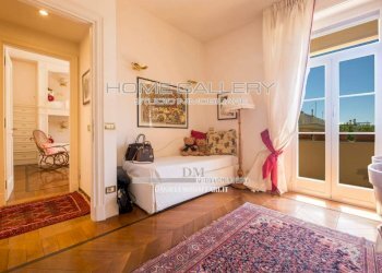 Camera da letto - Appartamento via Oreste De Gaspari, Genova (zona Albaro) - foto 33