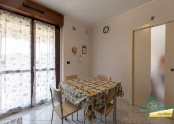 Cucina - Four-room apartment via Aldo Moro, La Loggia - photo 5