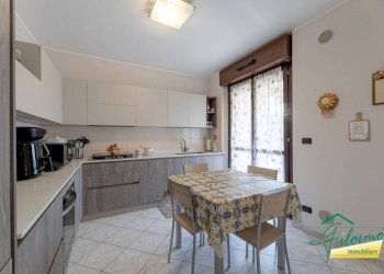 Cucina - Four-room apartment via Aldo Moro, La Loggia - photo 8
