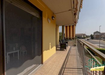 Terrazzo - Four-room apartment via Aldo Moro, La Loggia - photo 9