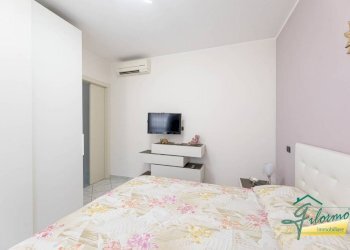 Camera da letto - Four-room apartment via Aldo Moro, La Loggia - photo 19