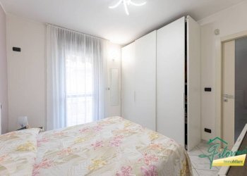 Camera da letto - Four-room apartment via Aldo Moro, La Loggia - photo 20