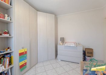 Camera da letto - Four-room apartment via Aldo Moro, La Loggia - photo 26