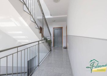 Interno palazzo - Four-room apartment via Aldo Moro, La Loggia - photo 28