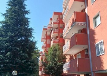 Cortile interno - Three-room apartment via Dante Alighieri, 101, Buccinasco - photo 2