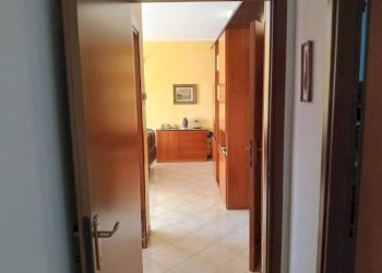 Corridoio - Three-room apartment via Dante Alighieri, 101, Buccinasco - photo 23
