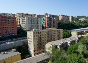 Vista - Trilocale via San Bartolomeo del Fossato, Genova (zona Sampierdarena) - foto 17