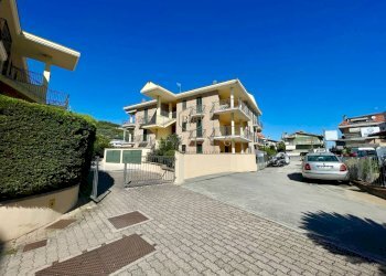 Foto 1 - Trilocale Via Lombardia
 
23, Grottammare - foto 1