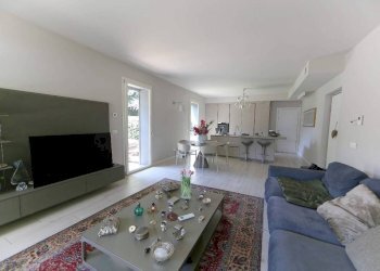 Salone - Four-room apartment via Privata Vincenzo Monti, 4, Carate Brianza - photo 8