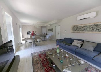 Salone - Four-room apartment via Privata Vincenzo Monti, 4, Carate Brianza - photo 9