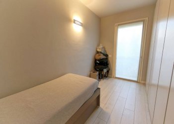 Camera da letto - Four-room apartment via Privata Vincenzo Monti, 4, Carate Brianza - photo 12