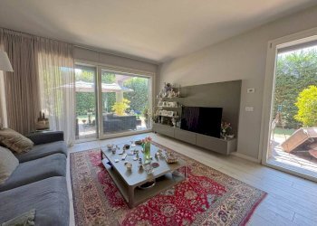 Salone - Four-room apartment via Privata Vincenzo Monti, 4, Carate Brianza - photo 16
